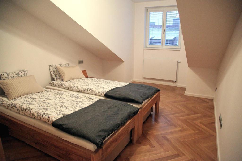 Smichov Praguestars Apartment *