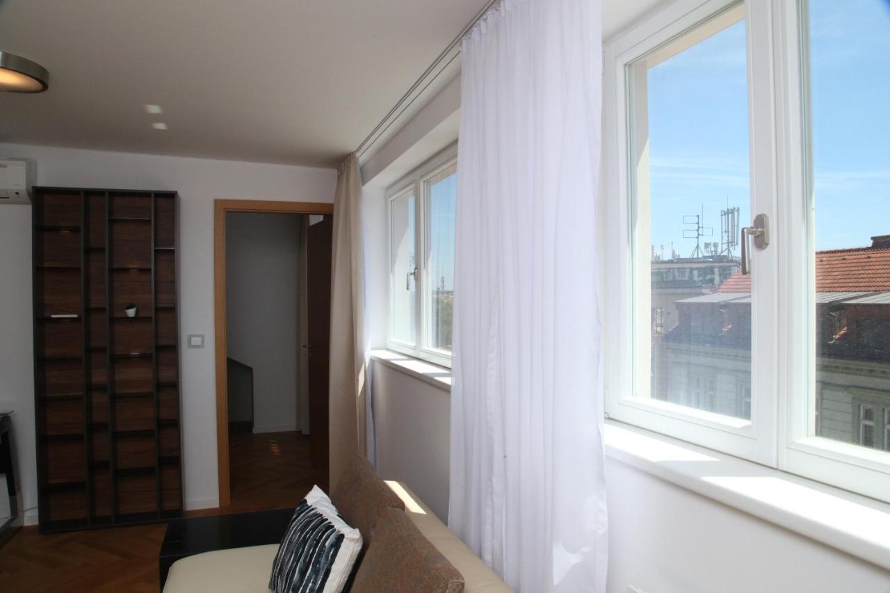 Apartment Smichov Praguestars