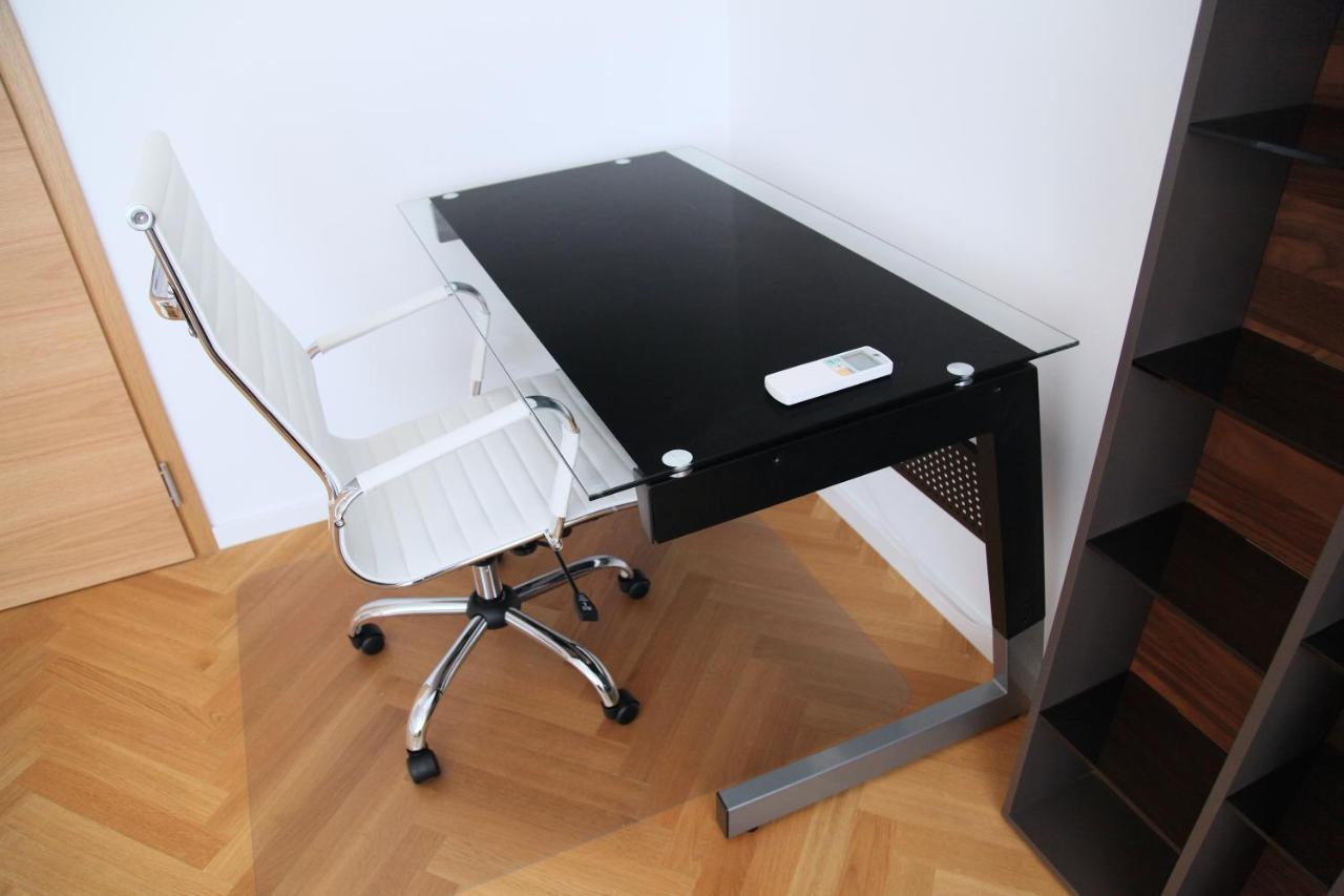 Apartment Smichov Praguestars *
